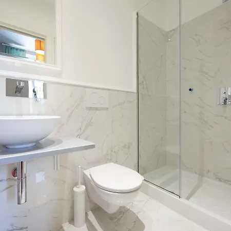 Bed and Breakfast My Guest In